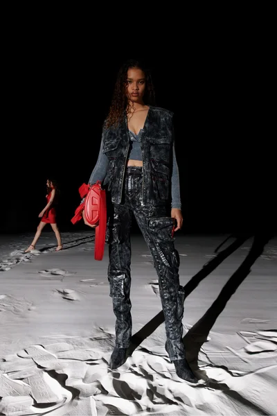 Look 48